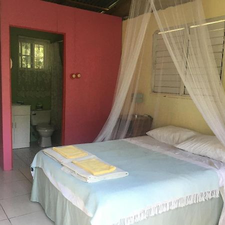 Easymans' Winifred Beach Chalets Port Antonio Bagian luar foto